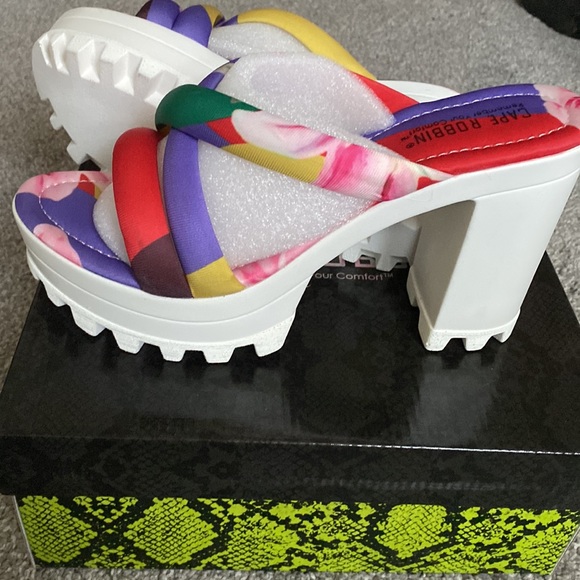 floral Print platforms - Picture 4 of 4